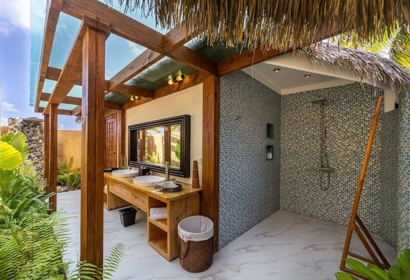 سوئیت سلطنتی 3 خوابه, Kihaa Maldives