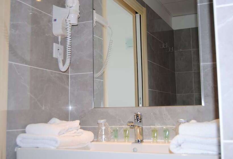 سوییت با چشمانداز دریا, Les Roches Blanches