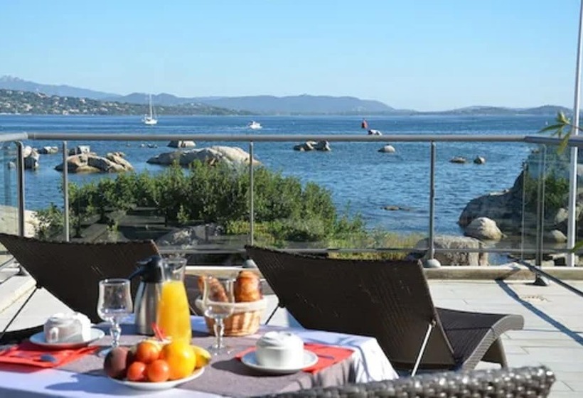 اتاق سوپریور با چشمانداز دریا, Les Roches Blanches