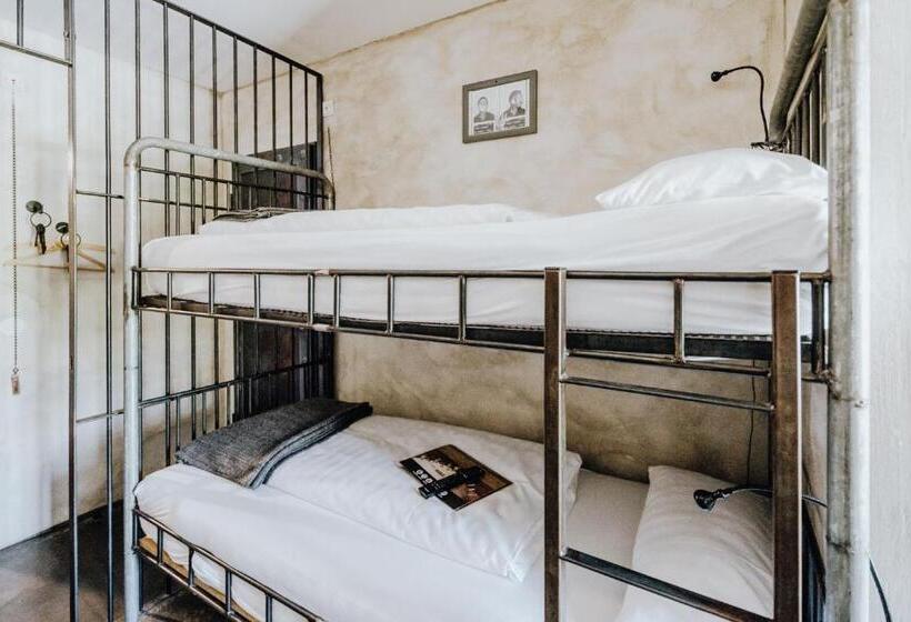 标准间, Road Stop Dortmund