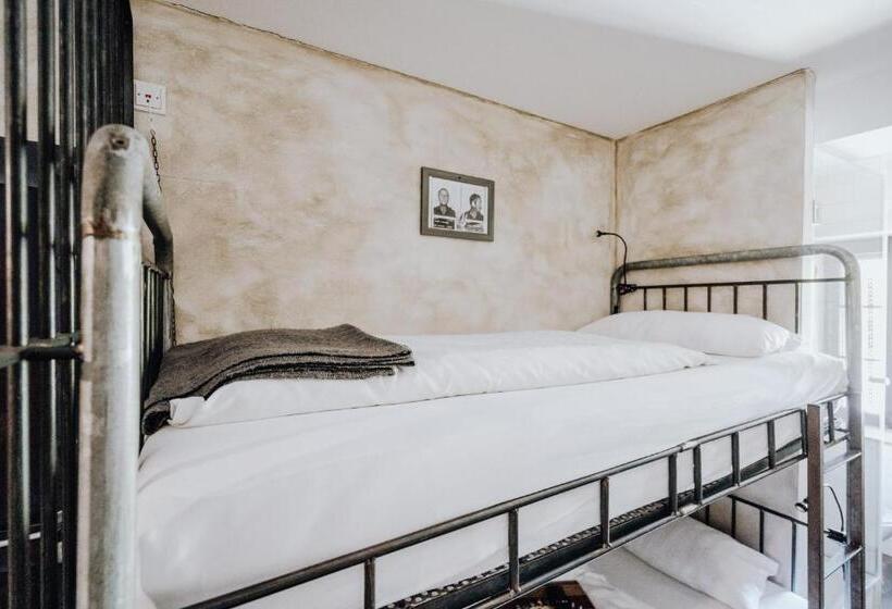 标准间, Road Stop Dortmund