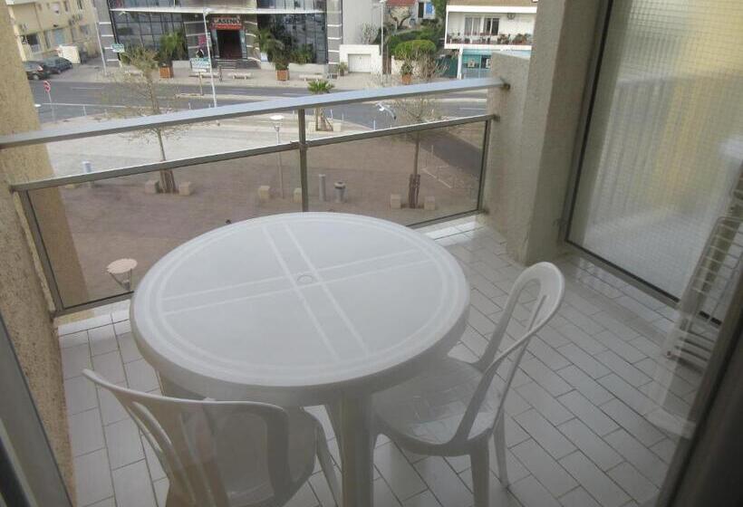 Классический номер с террасой, Sables D'or