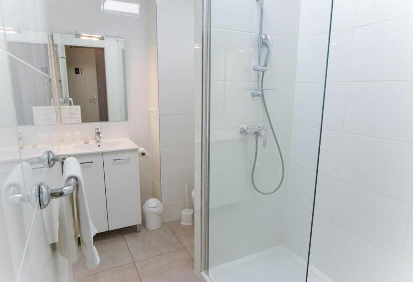 غرفة كومفورت, Sables D'or