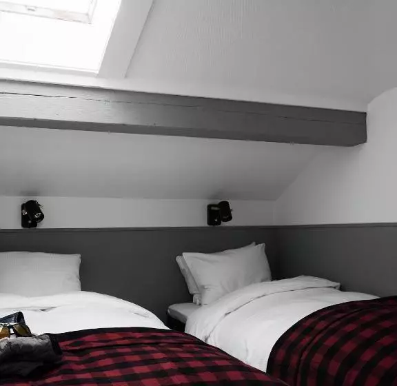 スタンダード４人部屋, Ski Lodge Engelberg