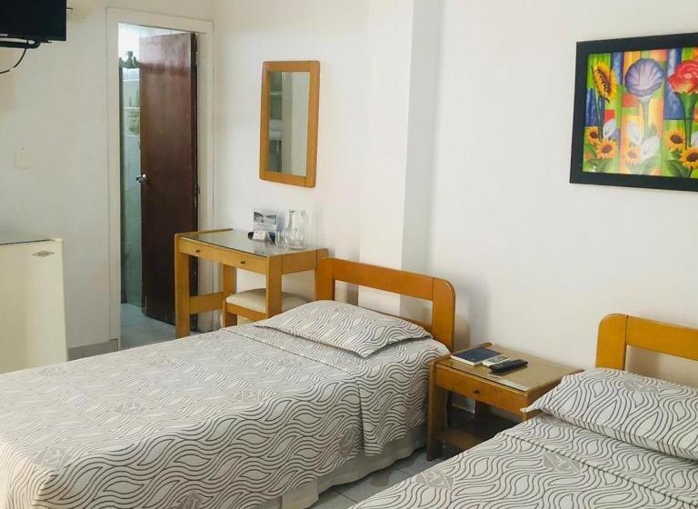 غرفة أساسية ثلاثية, Veleros Cartagena