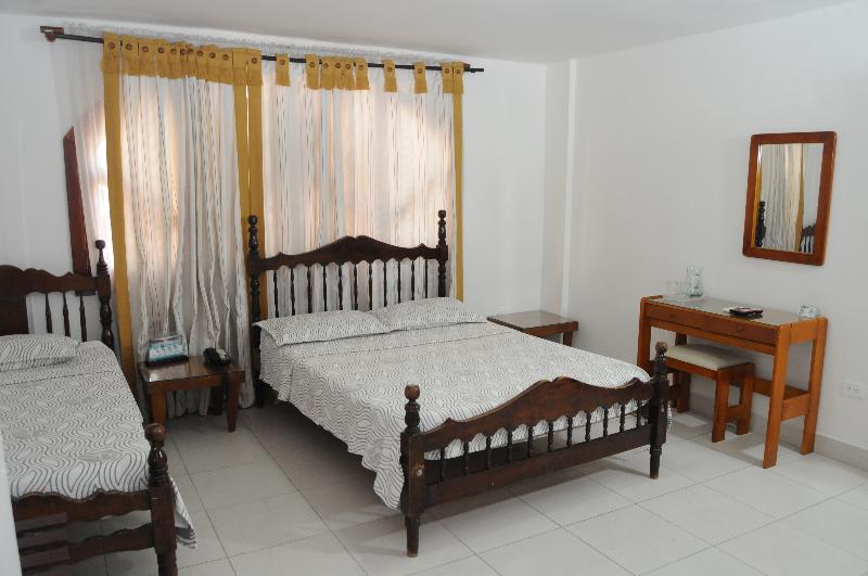 غرفة أساسية ثلاثية, Veleros Cartagena