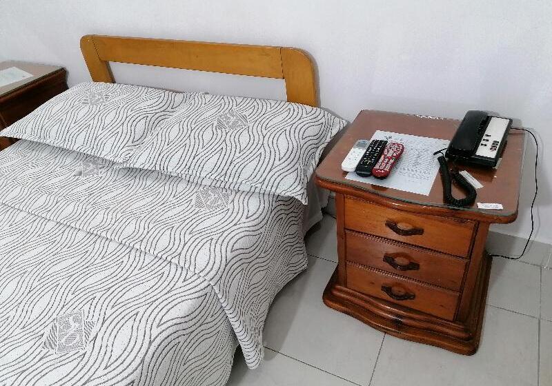 غرفة أساسية ثلاثية, Veleros Cartagena