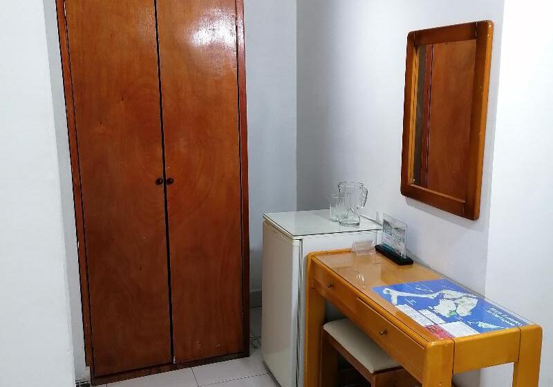 غرفة أساسية ثلاثية, Veleros Cartagena