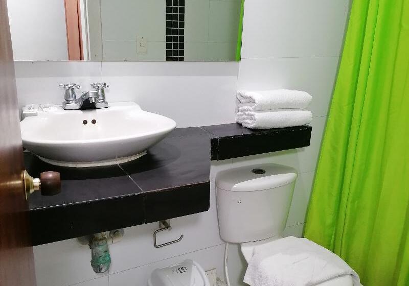 غرفة أساسية ثلاثية, Veleros Cartagena