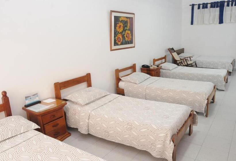 غرفة عائلية, Veleros Cartagena