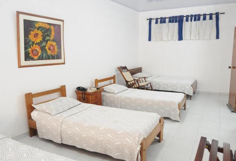 غرفة عائلية, Veleros Cartagena