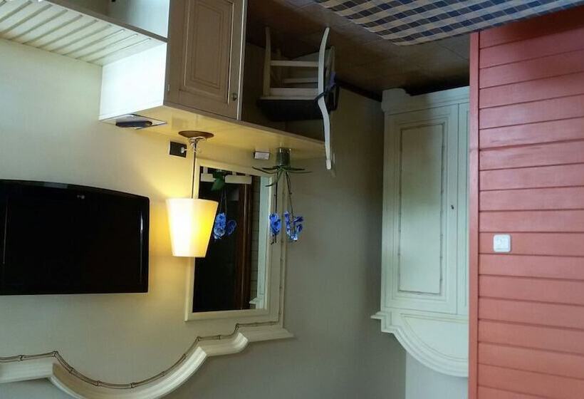 غرفة قياسية, Motel 7 Laghi