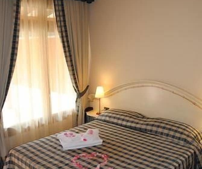 غرفة قياسية, Motel 7 Laghi