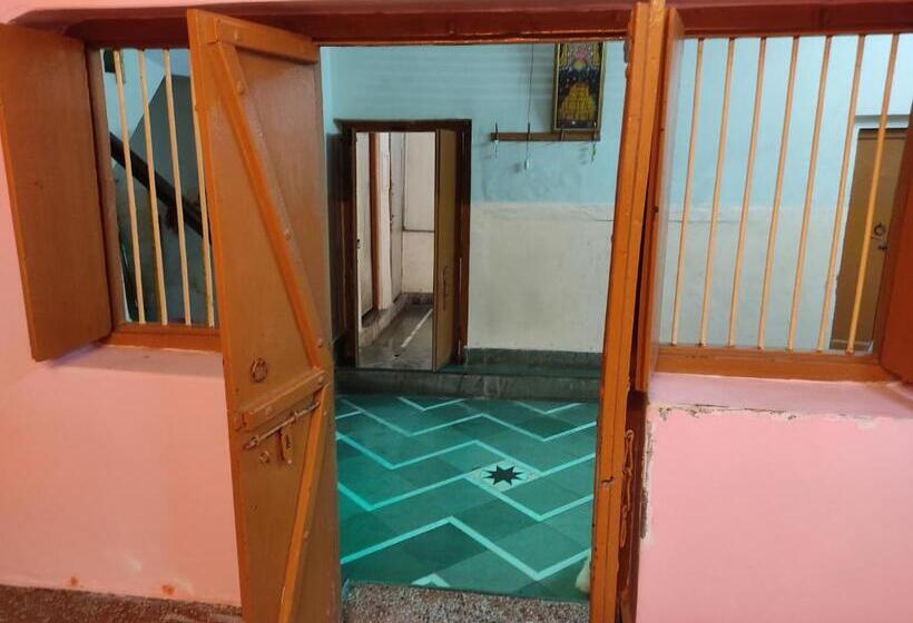 Quarto Deluxe, Heritage Homestay At Old City Near Holy Ganges