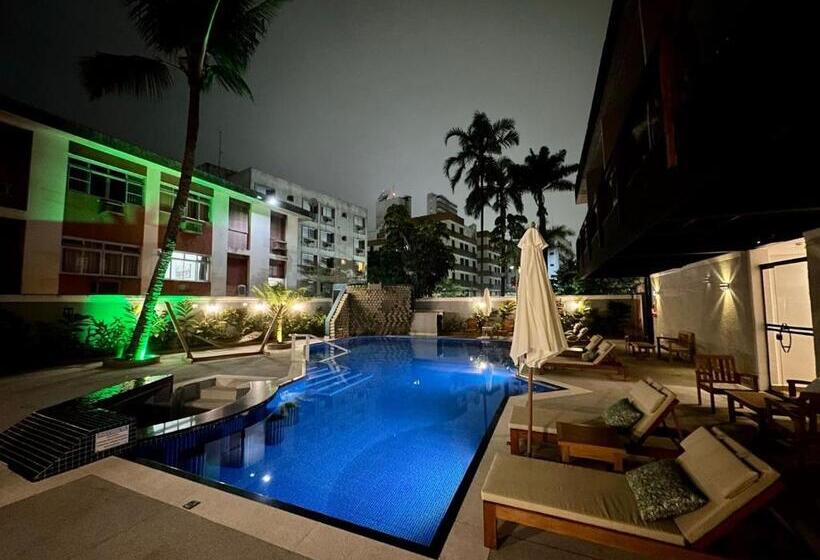 经典四人房间, Marmeu Tropical