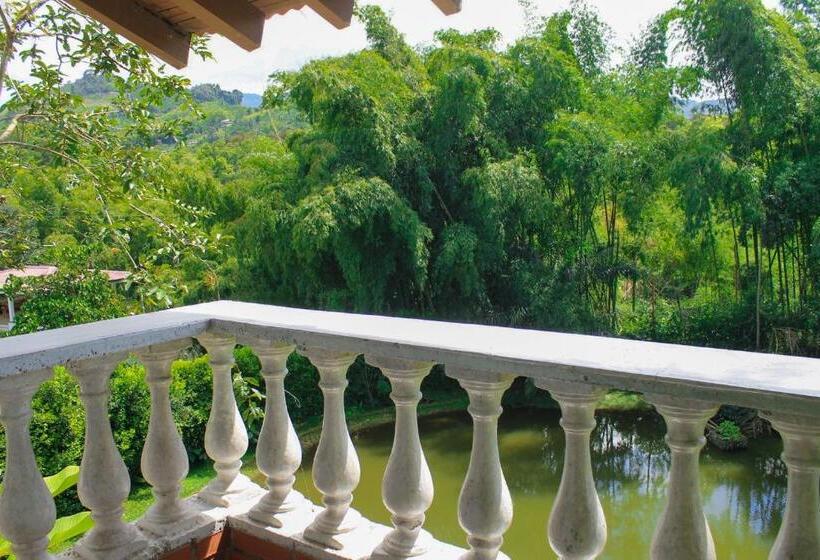 Семейный Номер, Room In Lodge Family Cabin With Lake View