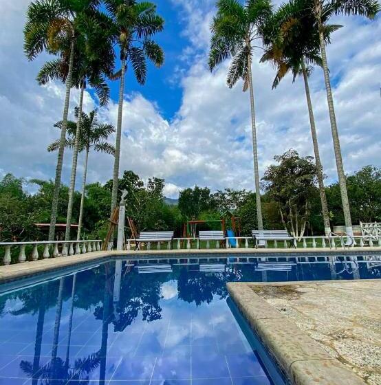 Семейный Номер, Room In Lodge Family Cabin With Lake View