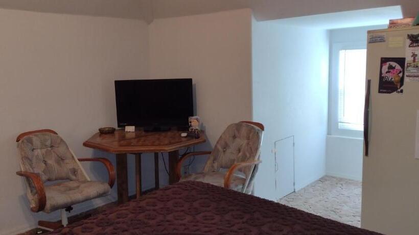 Студия Стандарт, Quiet Upstairs Studio Close To Town 420 Friendly