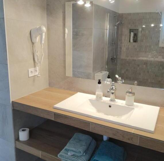 וילה עם חדר שינה אחד ובריכת שחיה, Starbal Love