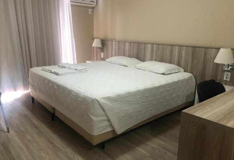 إستوديو ديلوكس, Aquarius Flat Aptos E Suítes