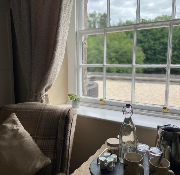 豪华房间, Three Cocks