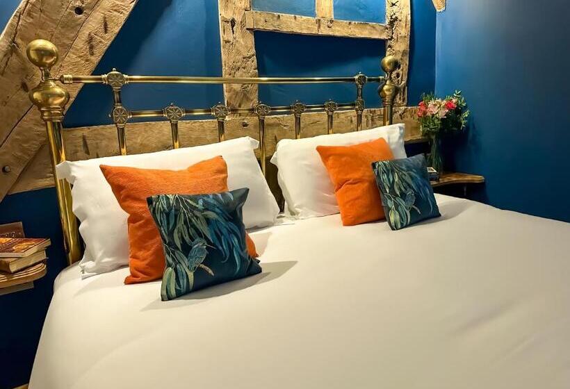 豪华房间, Three Cocks