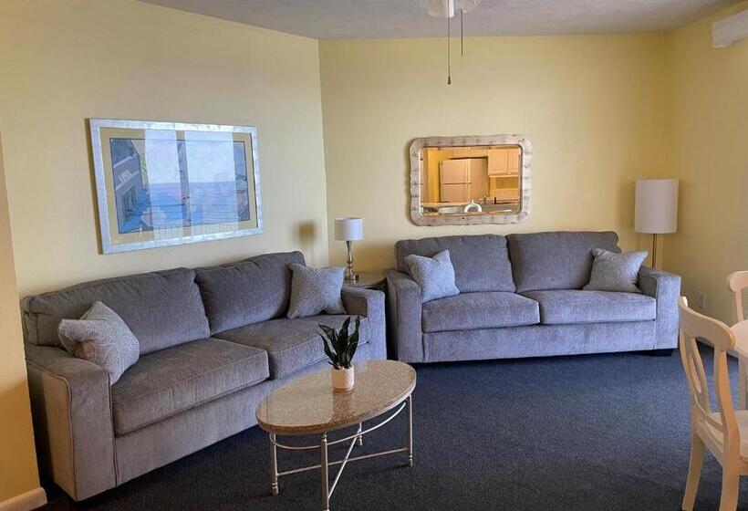 جناح عائلي, Beachfront Bliss At Ocean Walk Resort   Unit 1701