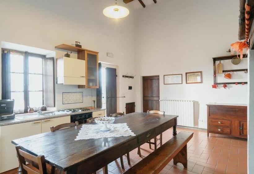 テラスつきの2ベッドルームアパートメント, Agriturismo Barbi