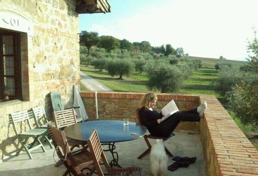 テラスつきの2ベッドルームアパートメント, Agriturismo Barbi