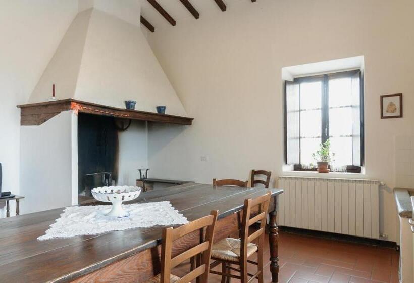 テラスつきの2ベッドルームアパートメント, Agriturismo Barbi