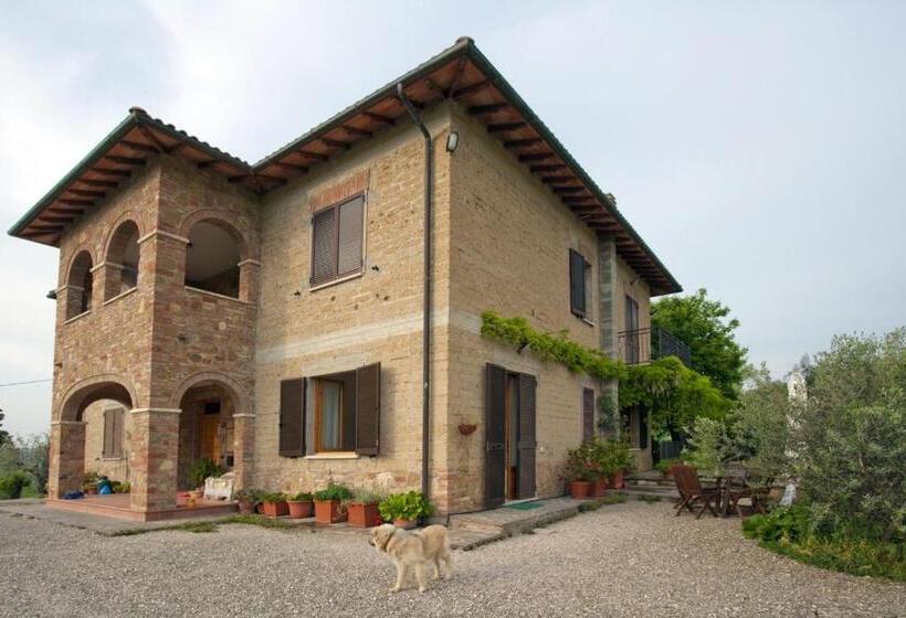 庭の見える1ベッドルームアパートメント, Agriturismo Barbi