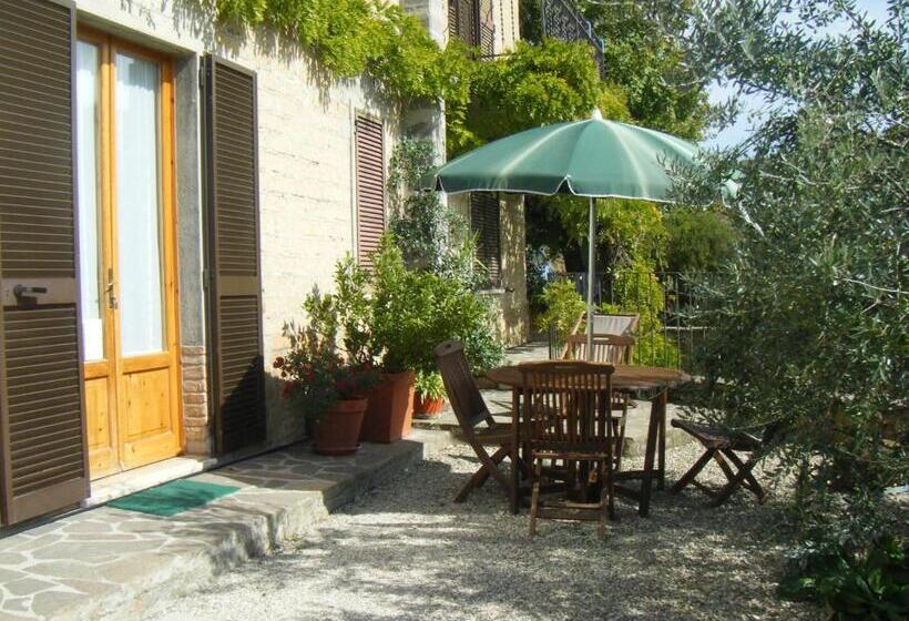 庭の見える1ベッドルームアパートメント, Agriturismo Barbi