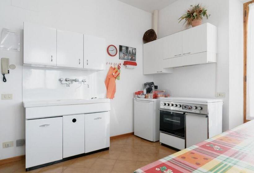 庭の見える1ベッドルームアパートメント, Agriturismo Barbi