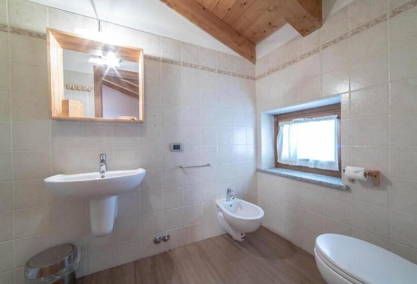 غرفة قياسية ثلاثية, Albergo Punta Zerbion