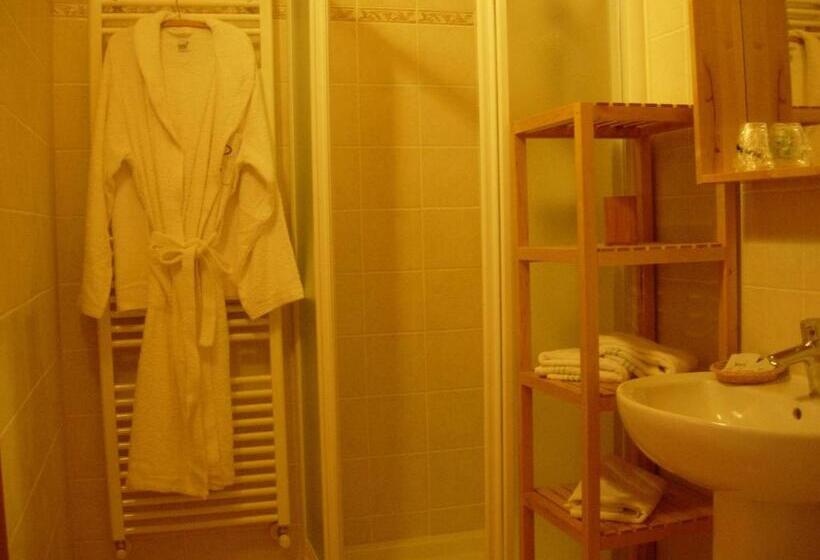 غرفة قياسية ثلاثية, Albergo Punta Zerbion