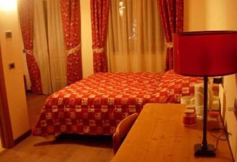 غرفة عائلية, Albergo Punta Zerbion