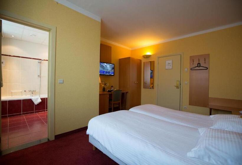 غرفة كلاسيكية, Albion