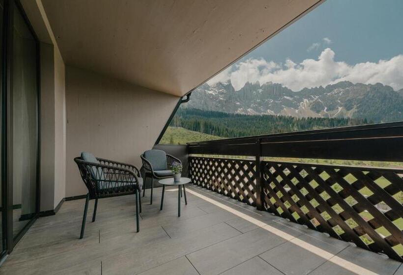 Habitación Triple Estándar con Balcón, Alpenrose