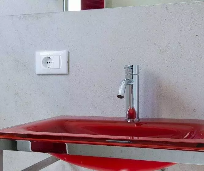 اتاق استاندارد چهار تخته, Ariston