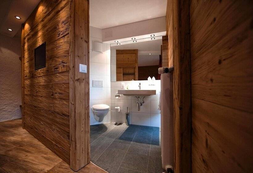 コンフォートルーム, Arosa Vetter