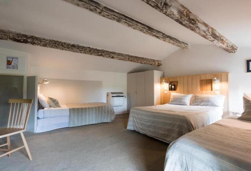 اتاق استاندارد چهار تخته, Auberge De La Commanderie