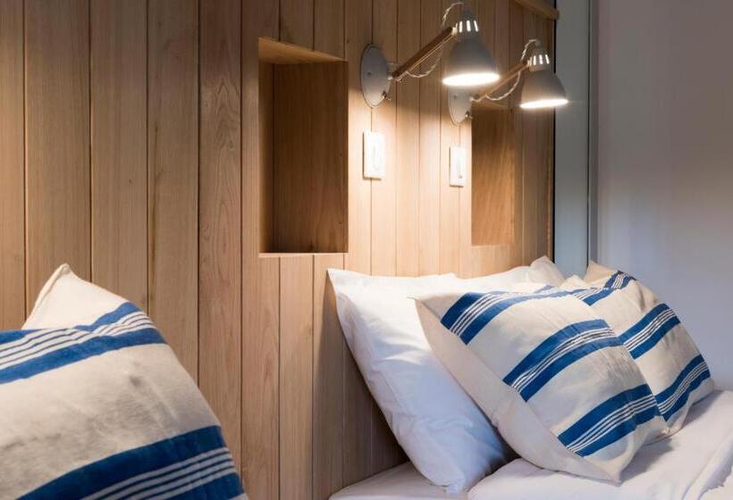 Четырехместный Номер Стандарт, Auberge De La Commanderie