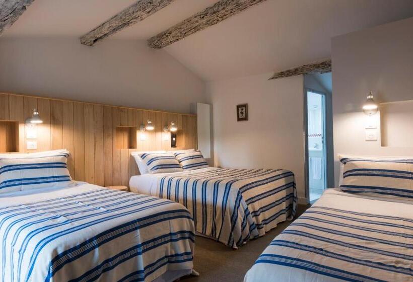 اتاق استاندارد چهار تخته, Auberge De La Commanderie