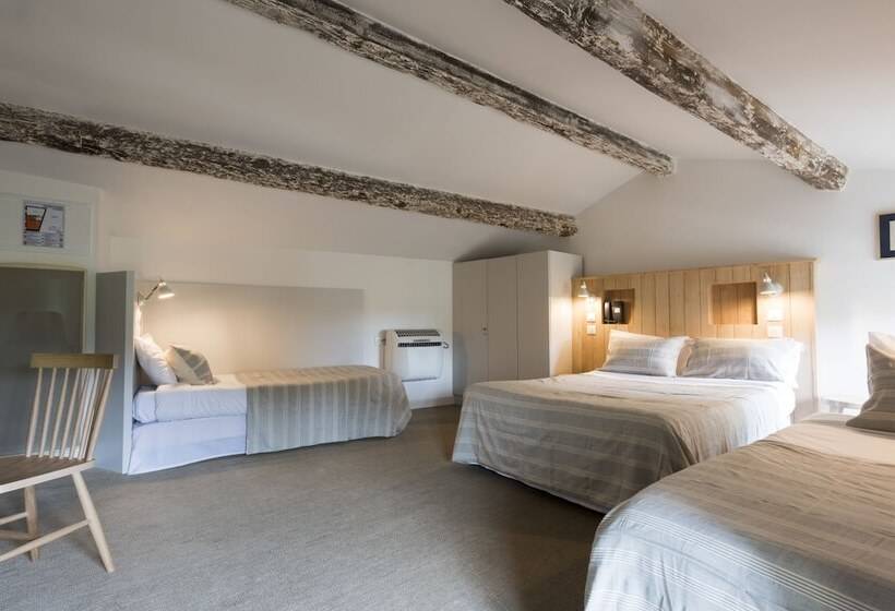 Четырехместный Номер Стандарт, Auberge De La Commanderie