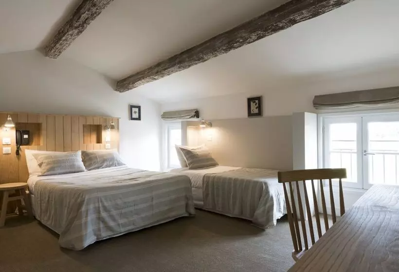 スタンダード4人部屋, Auberge De La Commanderie