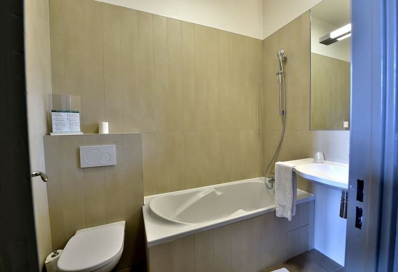 اتاق استاندارد, Auberge De La Commanderie