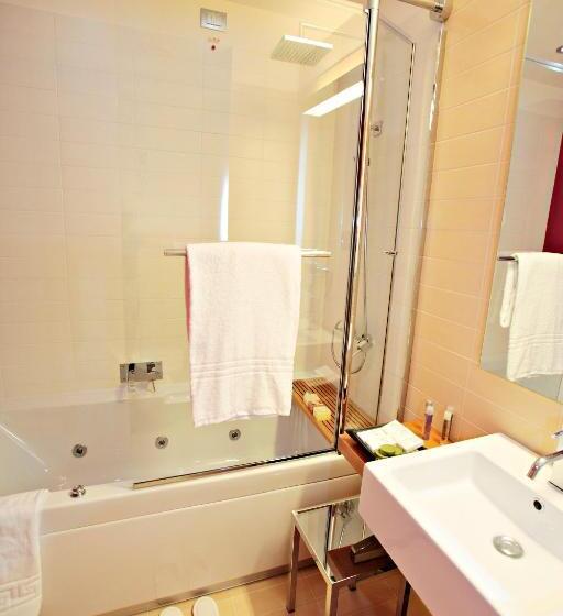 Полулюкс, Cosmopolitan