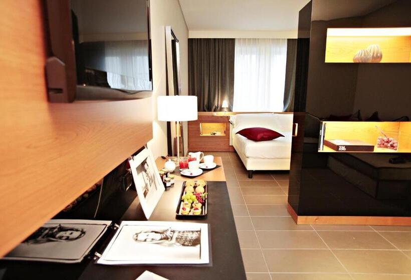 Полулюкс, Cosmopolitan