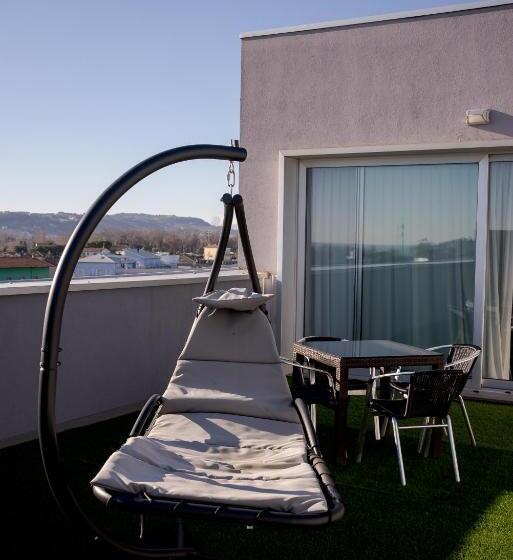 Люкс, Cosmopolitan