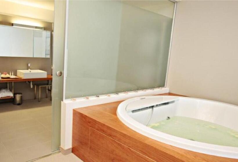 Президентский Люкс, Cosmopolitan